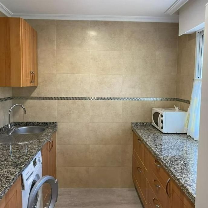 Piso de alquiler en Pueblo Español - Coveta Fumá - Photo 1