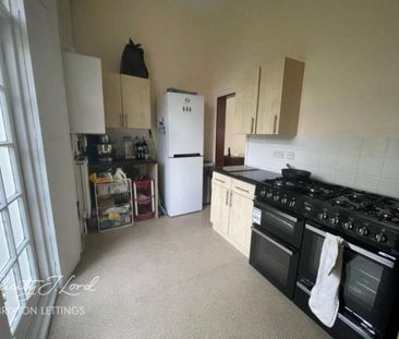 1 bedroom in a flat share to rent - Photo 4