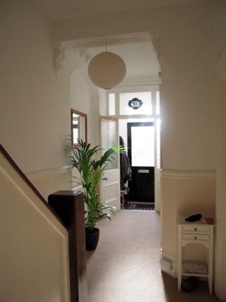 Stylish 6 bed property in prime location. Bills included. No fees. - Photo 4