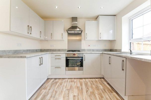 3 bedroom semi-detached house to rent - Photo 1