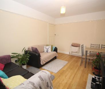 2 bedroom Student Flat to rent in Moorfield, High West Jesmond, New... - Photo 2