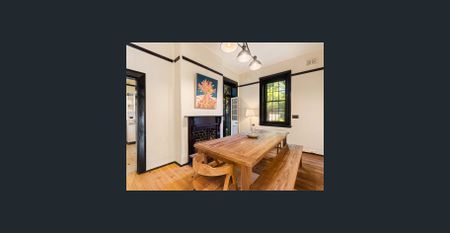 Unique Heritage Building in Prime The Rocks Location - Fully Furnished - Photo 2