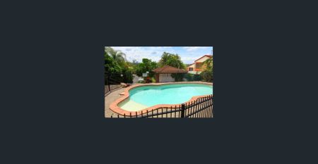 SPACIOUS 2 BEDROOM TOWNHOUSE!! - Photo 5