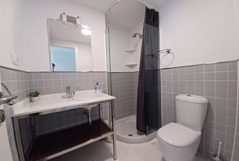 LONG TERM RENTAL. 3 bedroom penthouse apartment for rent with large own large terrace