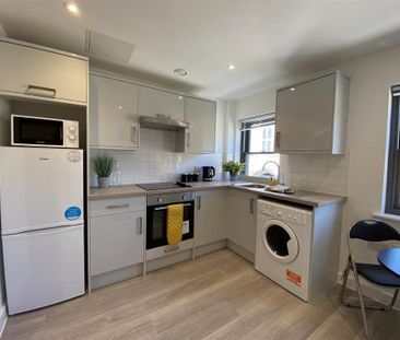 Studio to rent - Photo 3