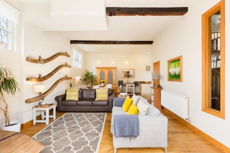 3 bedroom semi-detached house to rent - Photo 2