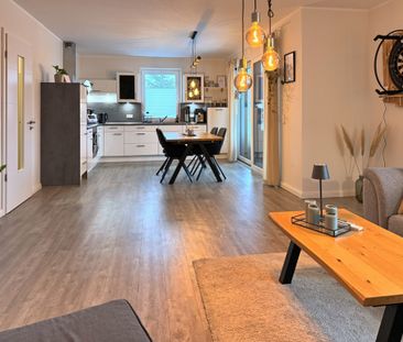 Modernes Wohnen im Zentrum Wiesmoors – 3 ZKB mit Balkon, Küche, Auf... - Foto 1