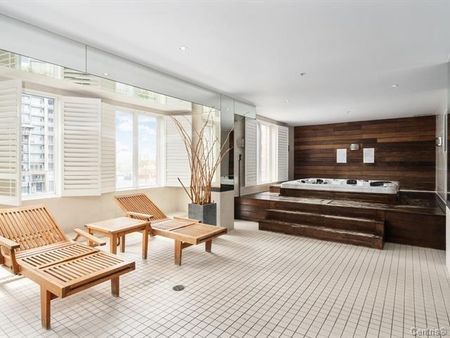 2160 Av. Terry Fox - Photo 2