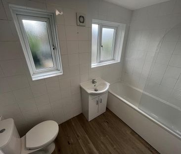 2 bedroom semi-detached house to rent - Photo 3