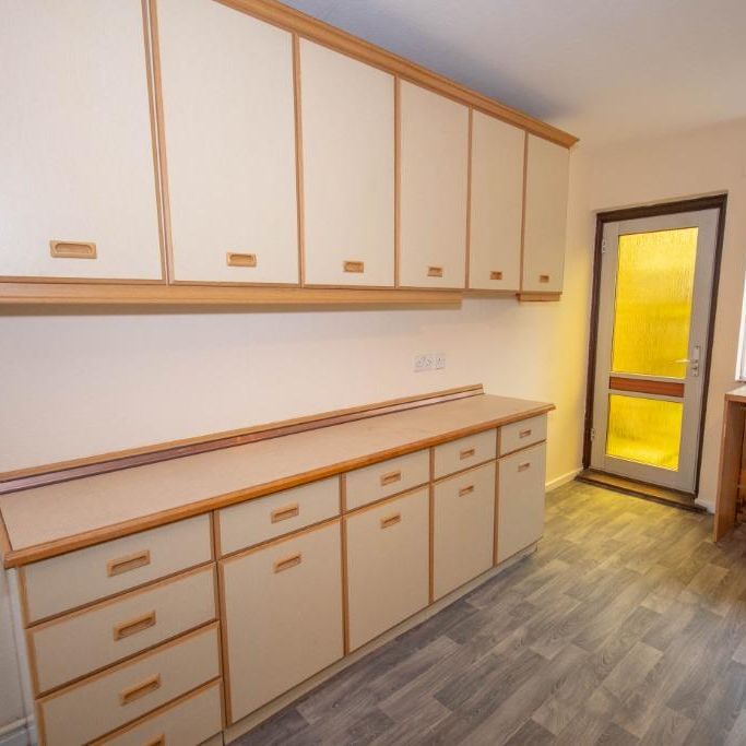 3 bedroom end of terrace house to rent - Photo 1