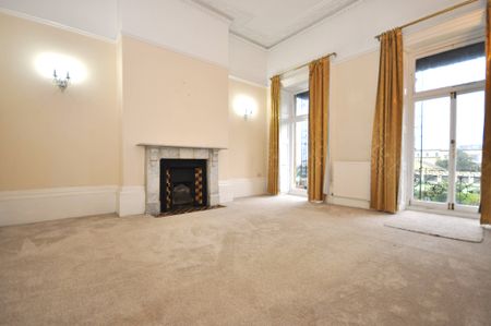 2 Suffolk Square, Cheltenham - Photo 4