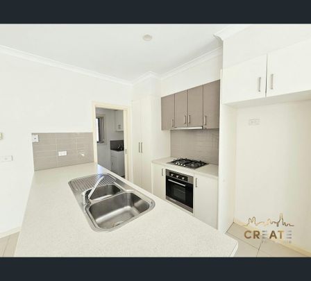 2/69 Warwick Road, Sunshine North, Vic 3020 - Photo 1