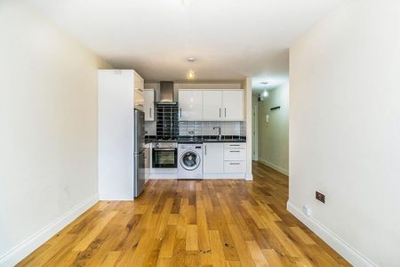 1 bedroom flat to rent - Photo 2