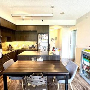 Yonge/Sheppard Luxurious 2Bdrm Chef's Kitchen 1Parking 2X Locker - Photo 2