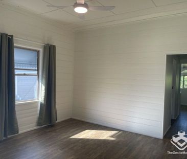 Renovated 3 Bedroom Home - Photo 3