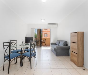 Modern Comfort in the Heart of Padstow - Photo 6