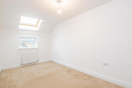 3 bed Apartment To Let - Photo 4