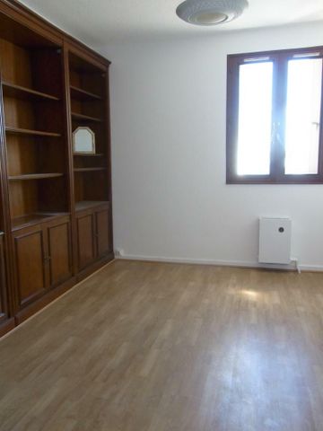 Location Appartement 3 pièces 66m² MARMANDE 47200 - Photo 3
