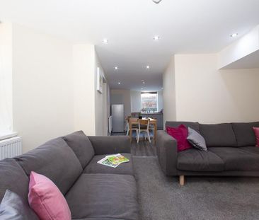 6 bedroom end of terrace house to rent - Photo 1