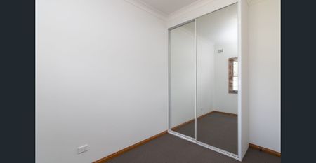 Lovely 4 Bedroom family home in prime location - Photo 4