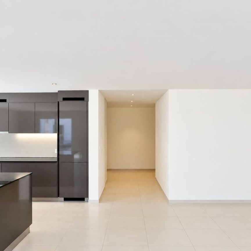 Rent a 4 ½ rooms apartment in Niederhasli - Photo 1