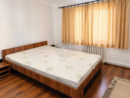 Apartament 3 camere cu balcon in Vasile Aaron - Fotografie 2