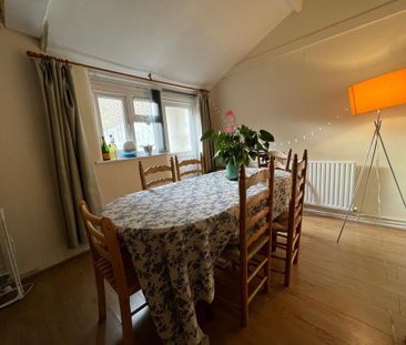 4 bedroom terraced house to rent - Photo 2