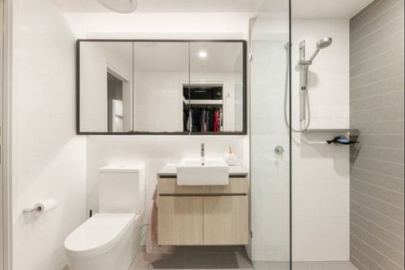 Beautifully Furnished 2 Bedroom at Gasworks Residences - Photo 2