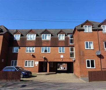 Manor Park Hous, Bullar Road, Southampton, SO18 - Photo 4