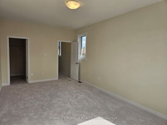 For Lease - 2074 Coppenwood Common, Burlington, Ontario - Photo 1