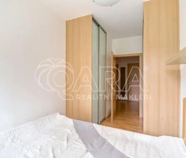 Prostorný byt 3+1 se zasklenou lodžií v klidné části Nového Jičína - Photo 2