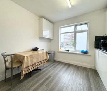 House share to rent - Photo 1
