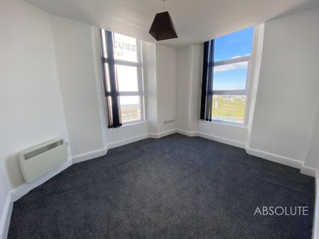 1 bed flat to rent in The Priory Towers, 21 Esplanade Road, TQ4 - Photo 3