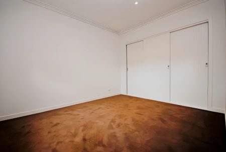 3 Bed, 2 Bath - Photo 4