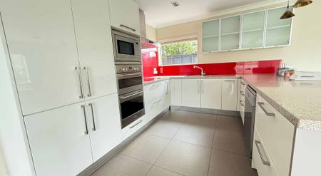 Large home in Mission Bay - Photo 4