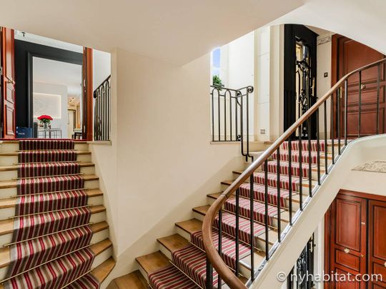 Logement à Paris, Location meublée - Photo 1