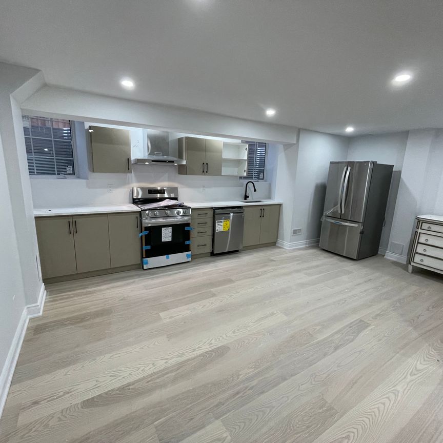 For Lease - 4105 Channing Crescent Unit# Basement, Oakville, Ontario - Photo 1