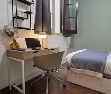 Carrer del Comte d'Urgell, Barcelona, Catalonia 08011 - Photo 6