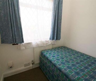 South Hayes, UB3 - Photo 2