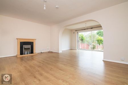 3 bedroom detached house to rent - Photo 3