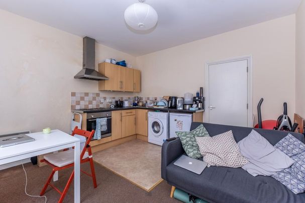 1 bedroom flat to rent - Photo 1