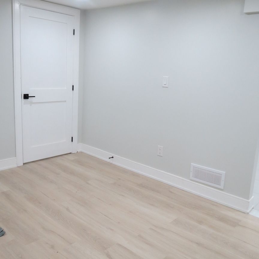 For Lease - 867 Viscount Road, London South, Ontario - Photo 1