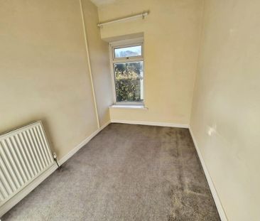 3 bedroom end of terrace house to rent - Photo 4