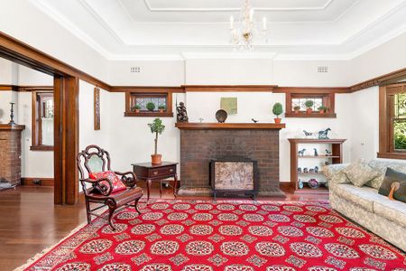 Elegant Family Home with Period Charm, Spacious Living & Private Gardens - Photo 2