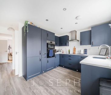 3 bedroom end of terrace house to rent - Photo 4