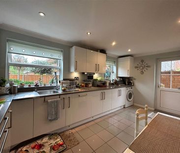 5 bedroom detached house to rent - Photo 4