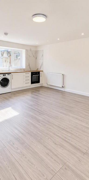 2 bedroom property to rent - Photo 1