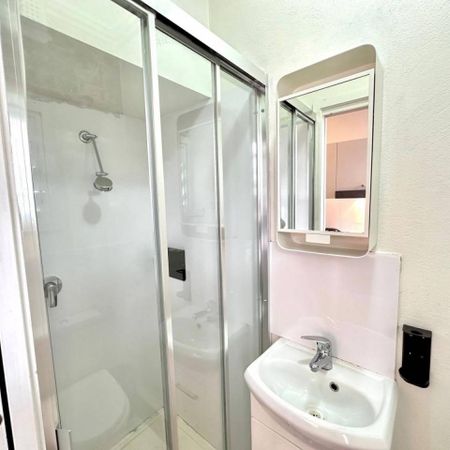 Modern Living in the Iconic 'Astoria' Building - Photo 4