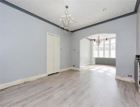 Park Road, Cheadle - Photo 2