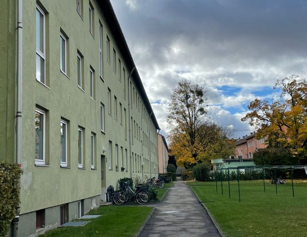 Mietwohnung in München - Großzügig geschnittene 1-Zimmer Wohnung am Hart - Foto 1